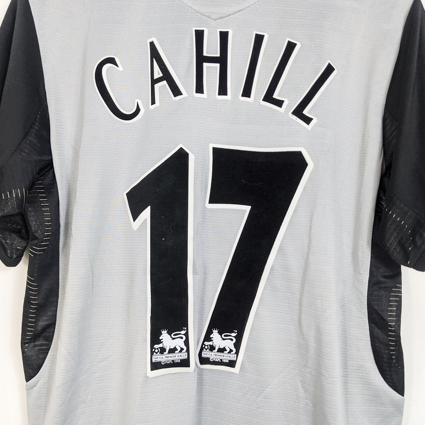 Original Everton 2005/06 Away - Cahill #17 Size M (Bnwt)