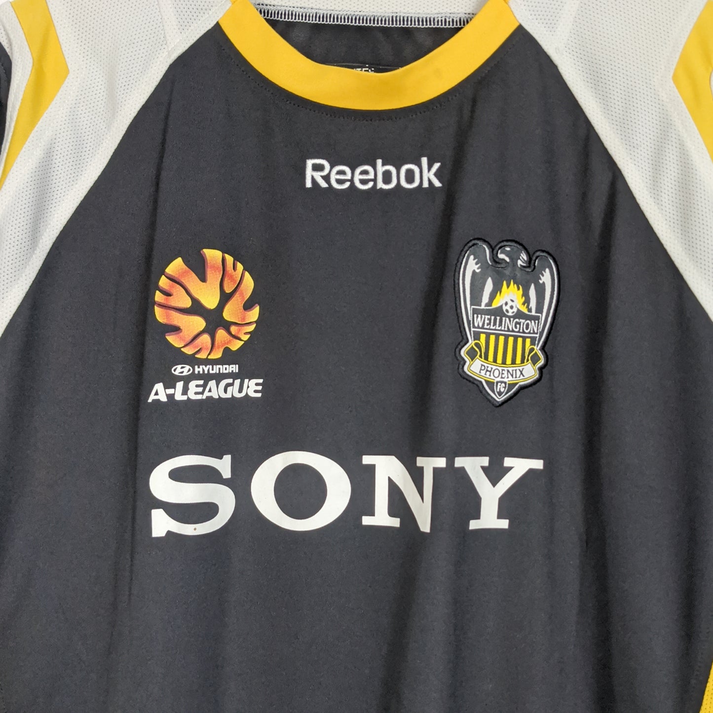 Original Wellington Phoenix 2007/09 Home - Smeltz #9 Size L