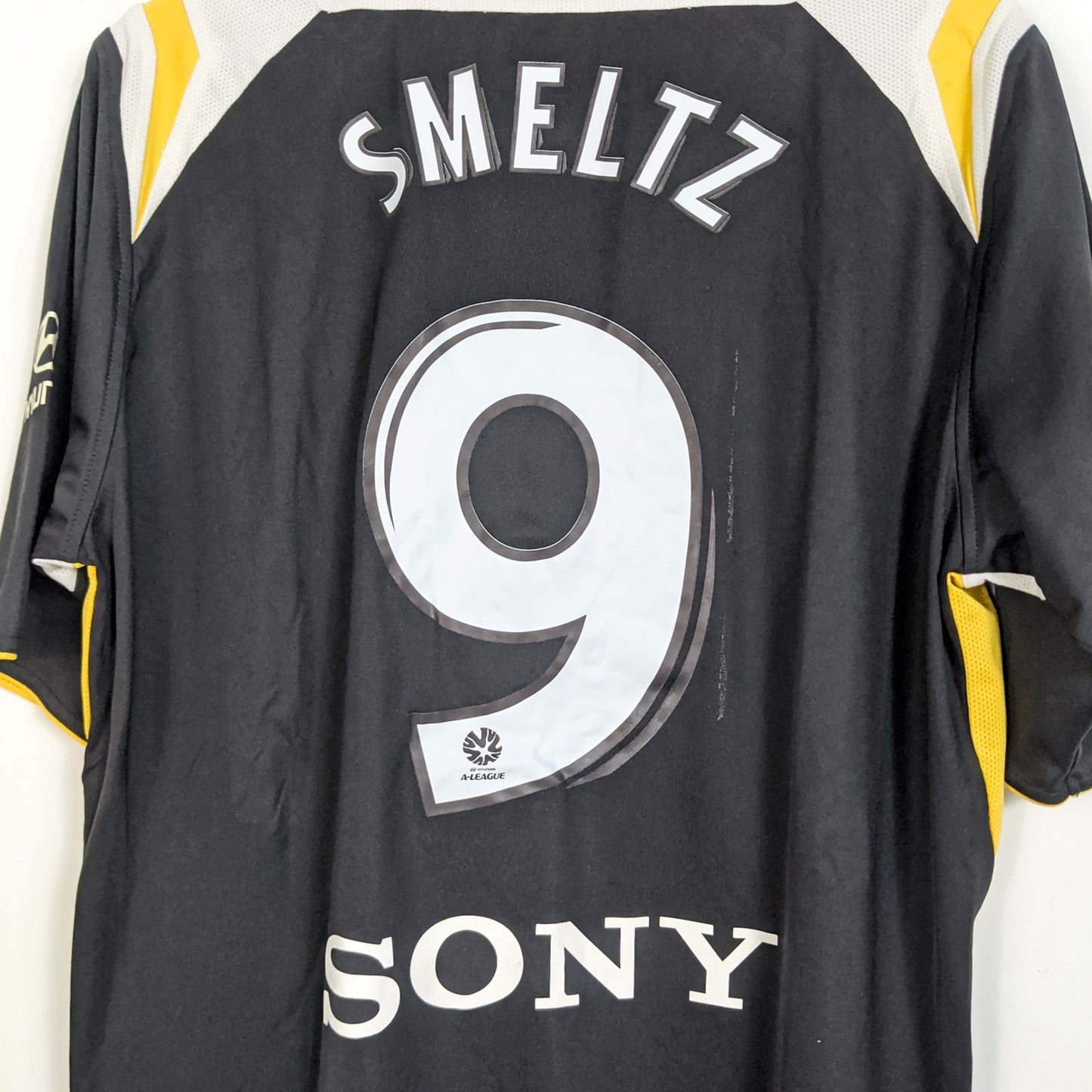 Original Wellington Phoenix 2007/09 Home - Smeltz #9 Size L