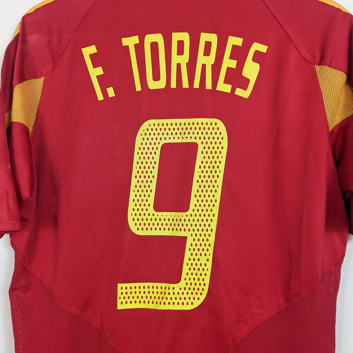 Original Spain 2004 Home - Torres #9 Size L (Player Issue)
