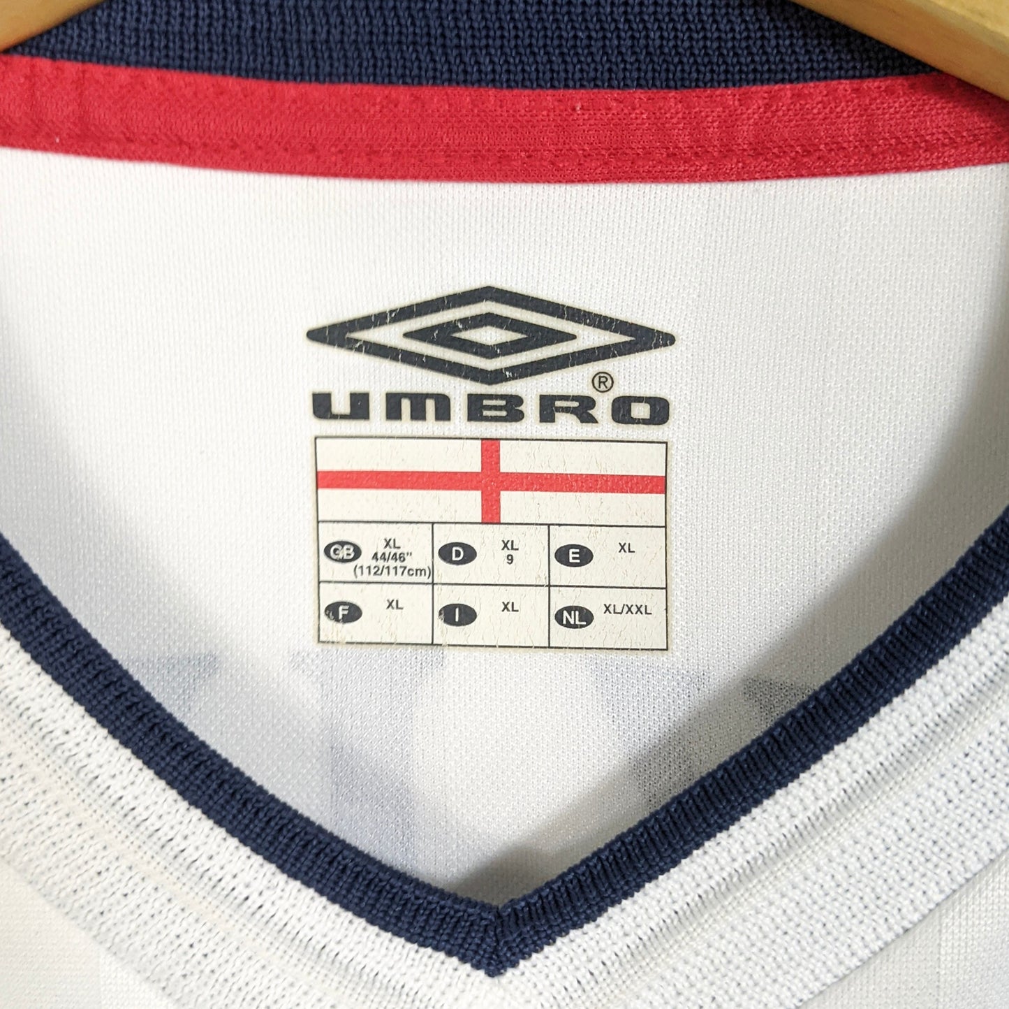 Original England 2002 Home - Beckham #7 Size XL (Long Sleeve)