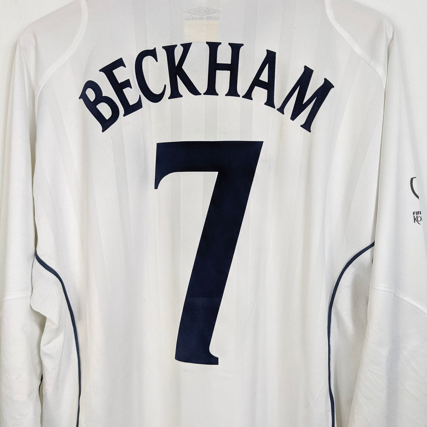 Original England 2002 Home - Beckham #7 Size XL (Long Sleeve)