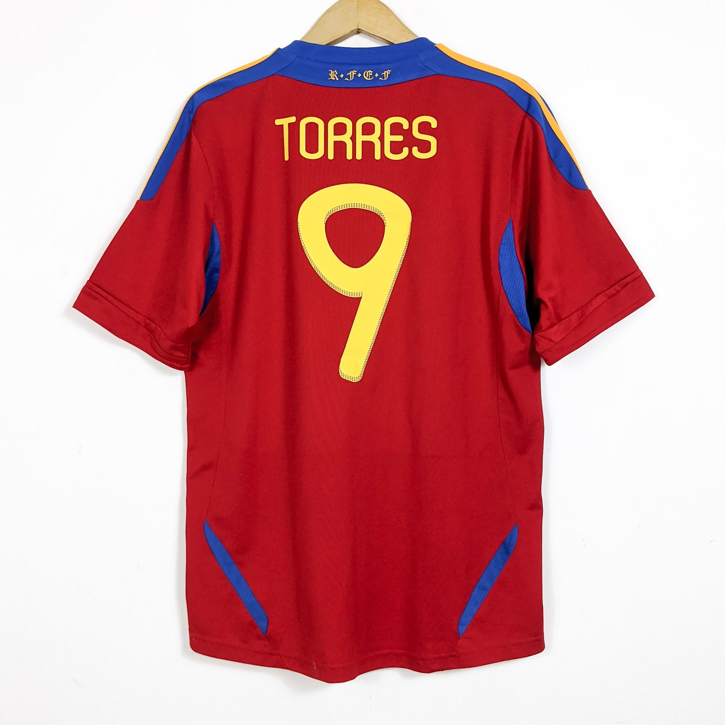 Original Spain 2010/11 Home - Torres #9 Size L