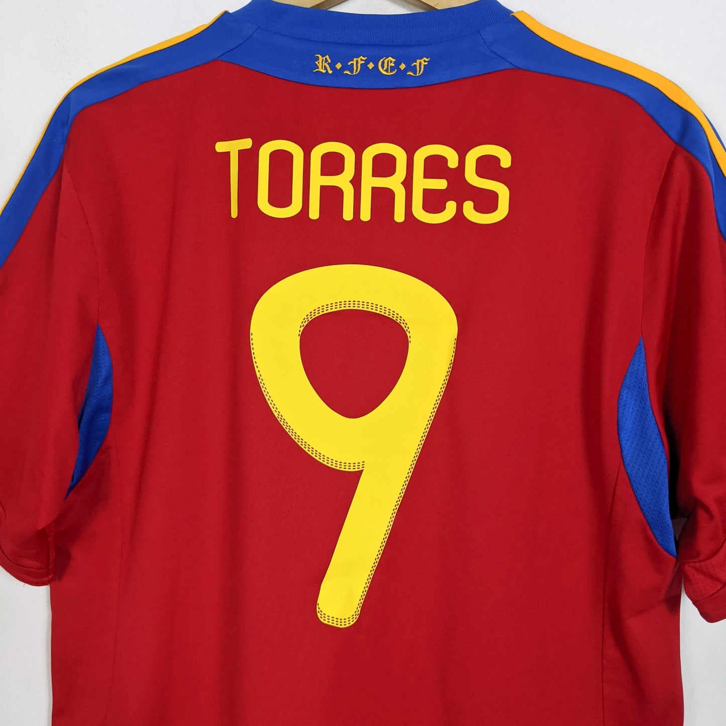 Original Spain 2010/11 Home - Torres #9 Size L