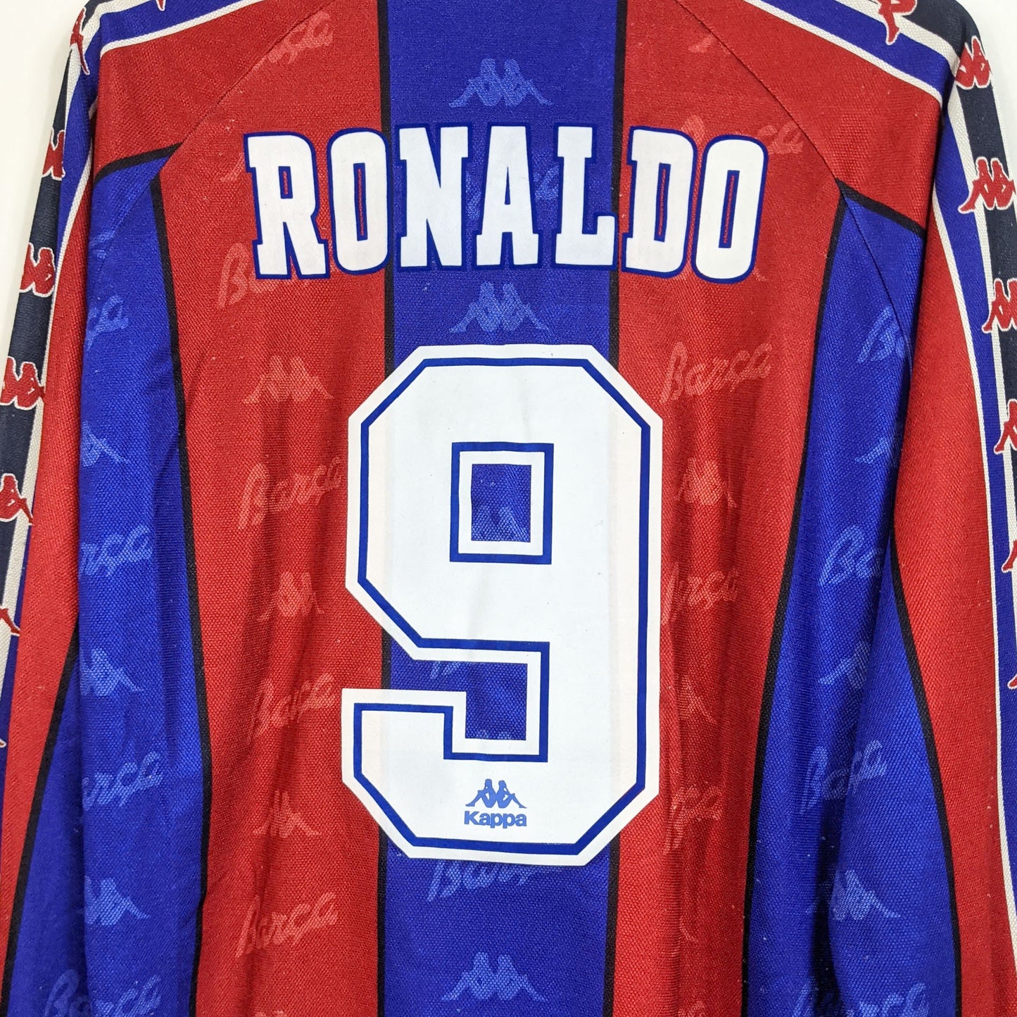 Original Barcelona 1996/97 Home - Ronaldo #9 Size M (Long Sleeve)