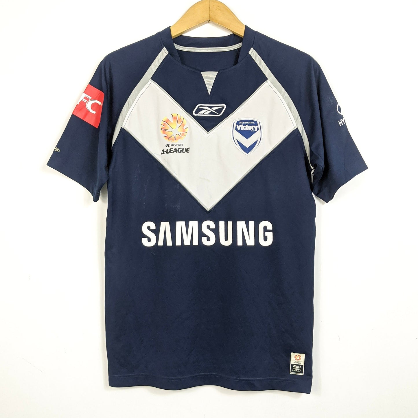 Original Melbourne Victory 2007/08 Home - Thompson #10 Size M