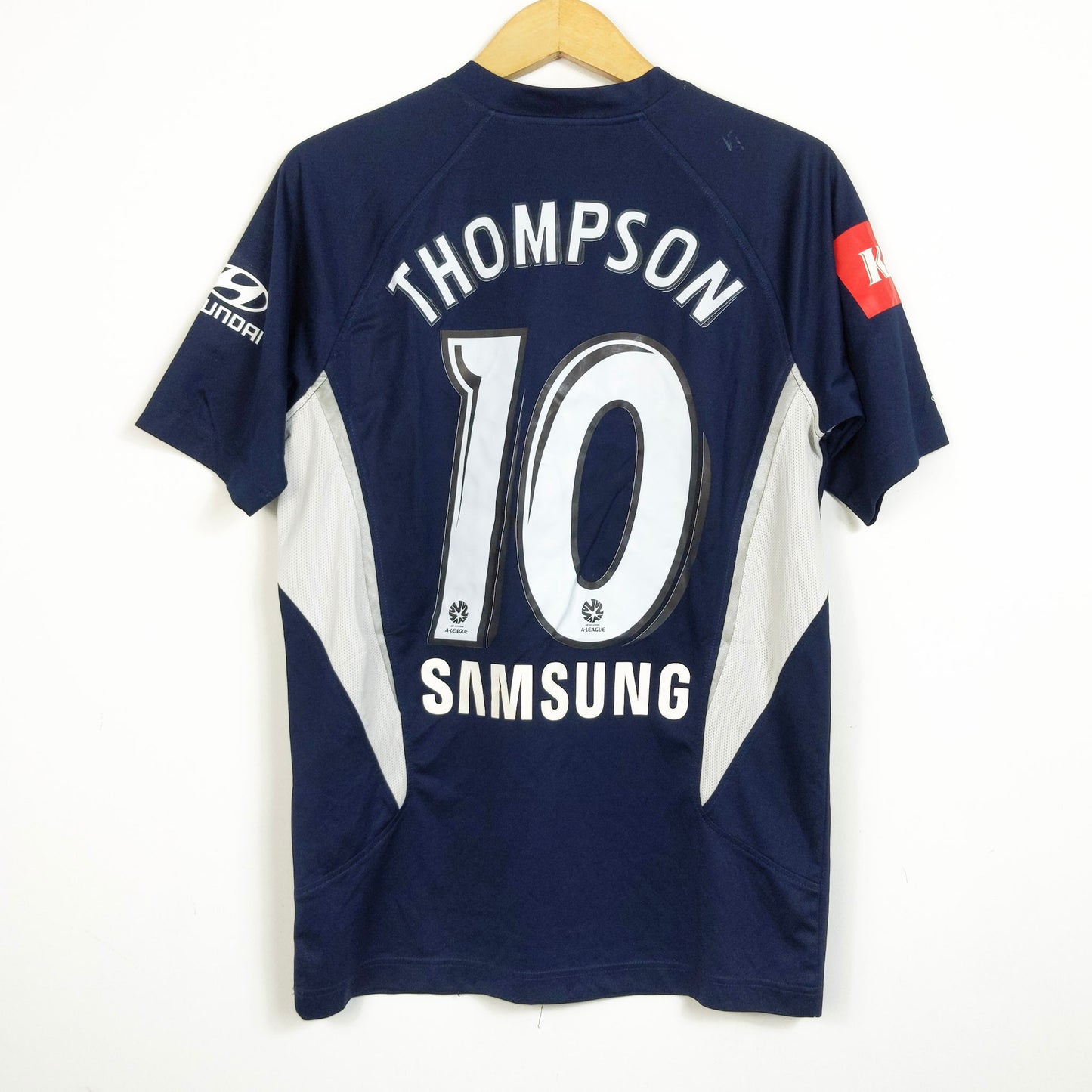 Original Melbourne Victory 2007/08 Home - Thompson #10 Size M