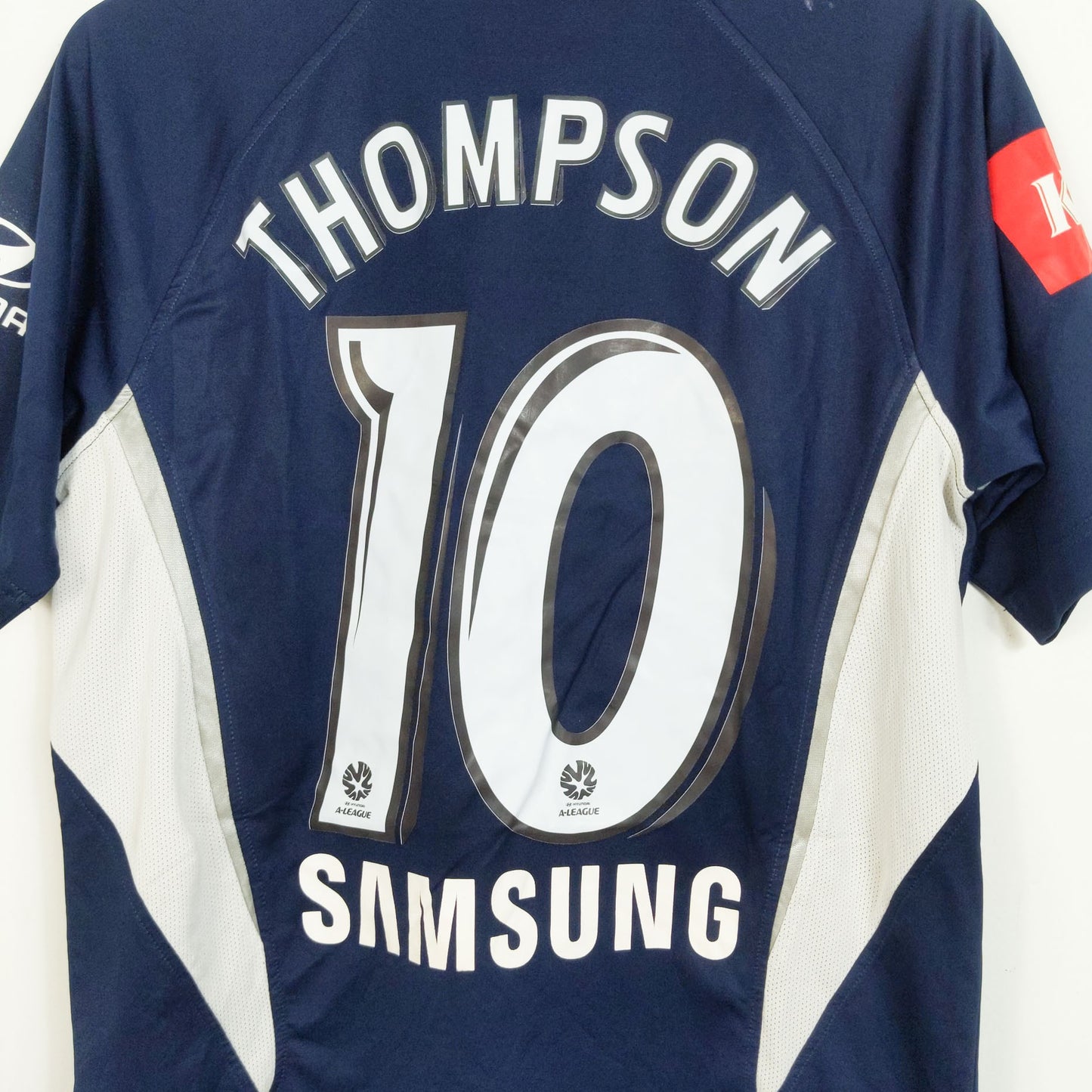 Original Melbourne Victory 2007/08 Home - Thompson #10 Size M