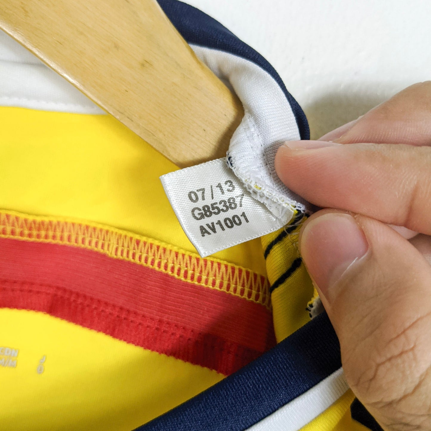Original Colombia 2014 Home - James #10 Size M