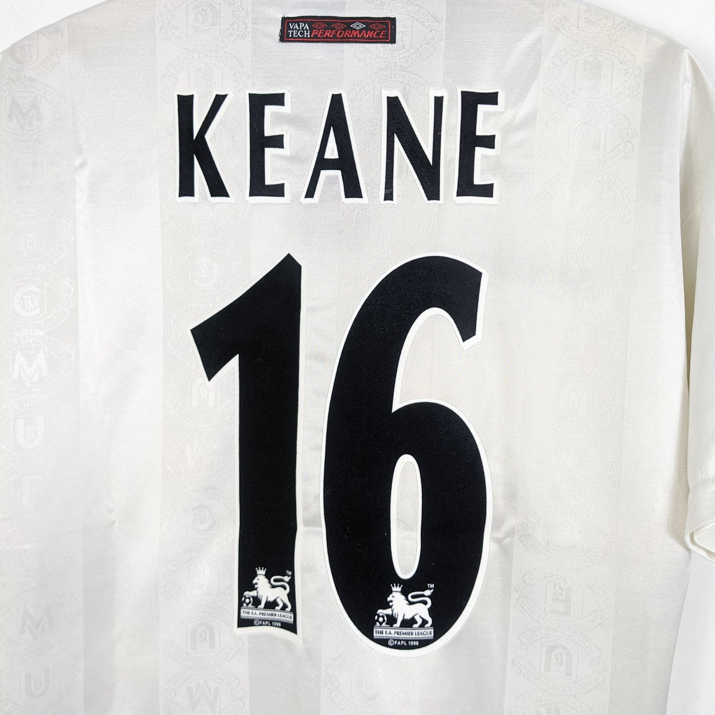 Original Manchester United 1997/99 Away - Keane #16 Size M