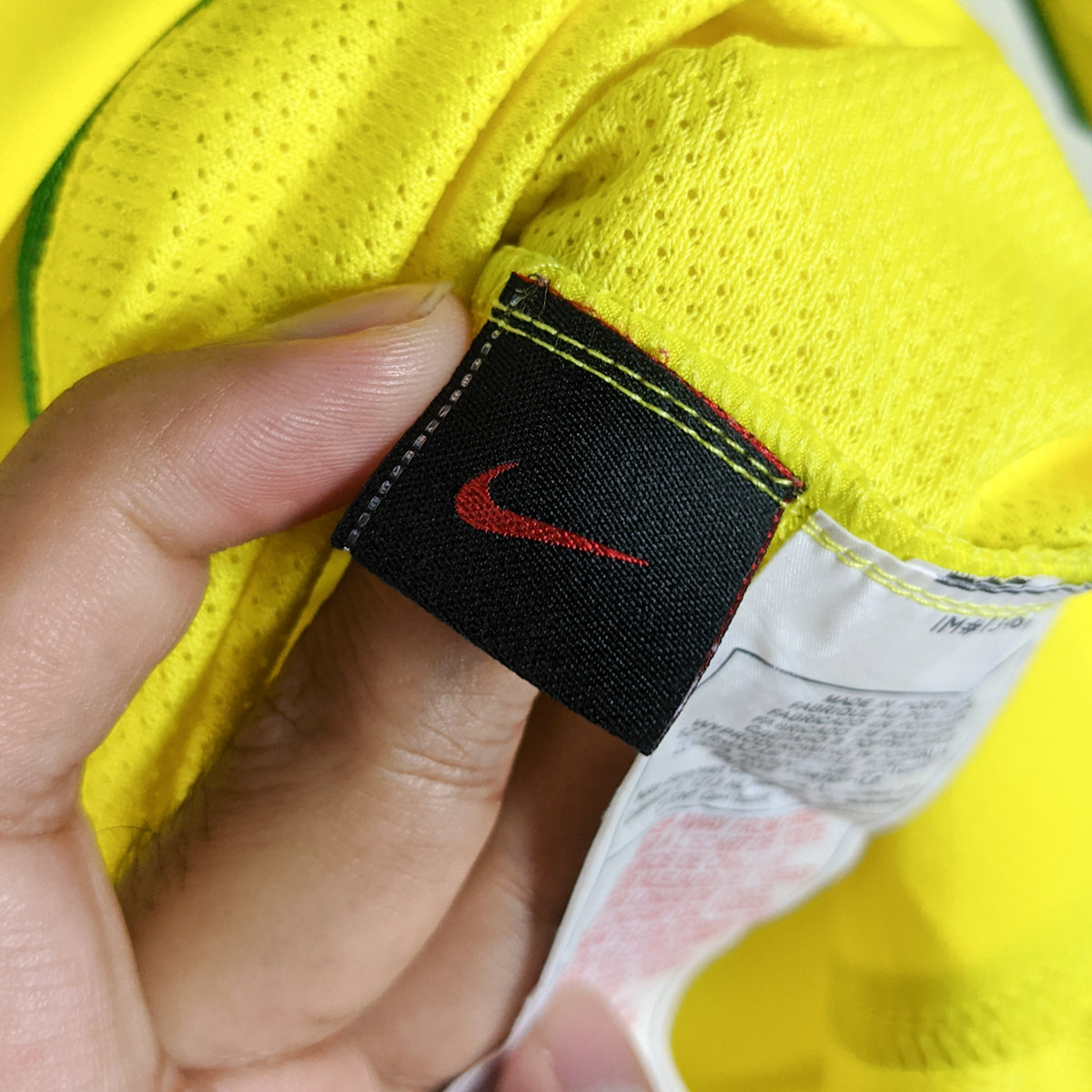 Original Brazil 2004 Home - Ronaldinho #10 Size M