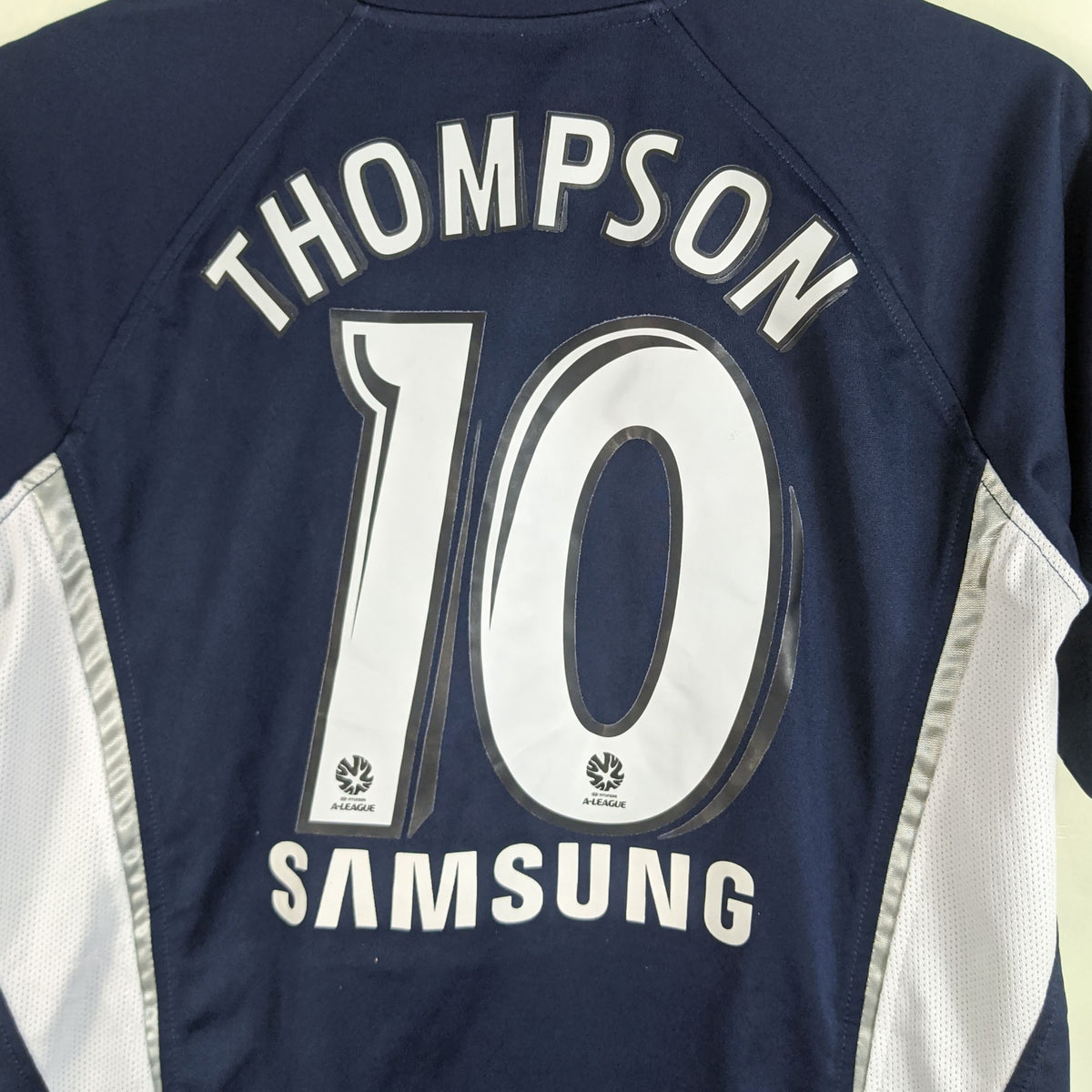 Original Melbourne Victory 2008/09 Home - Thompson #10 Size L (Kids)