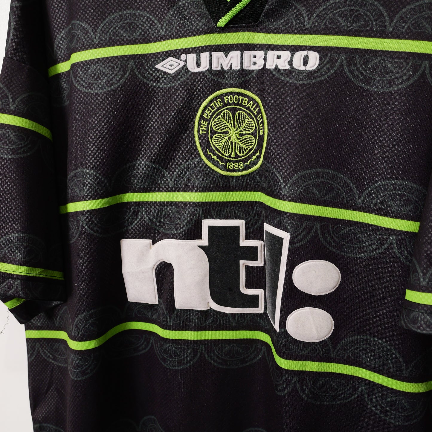 Authentic Celtic 1999/00 Away - Viduka #36 Size L