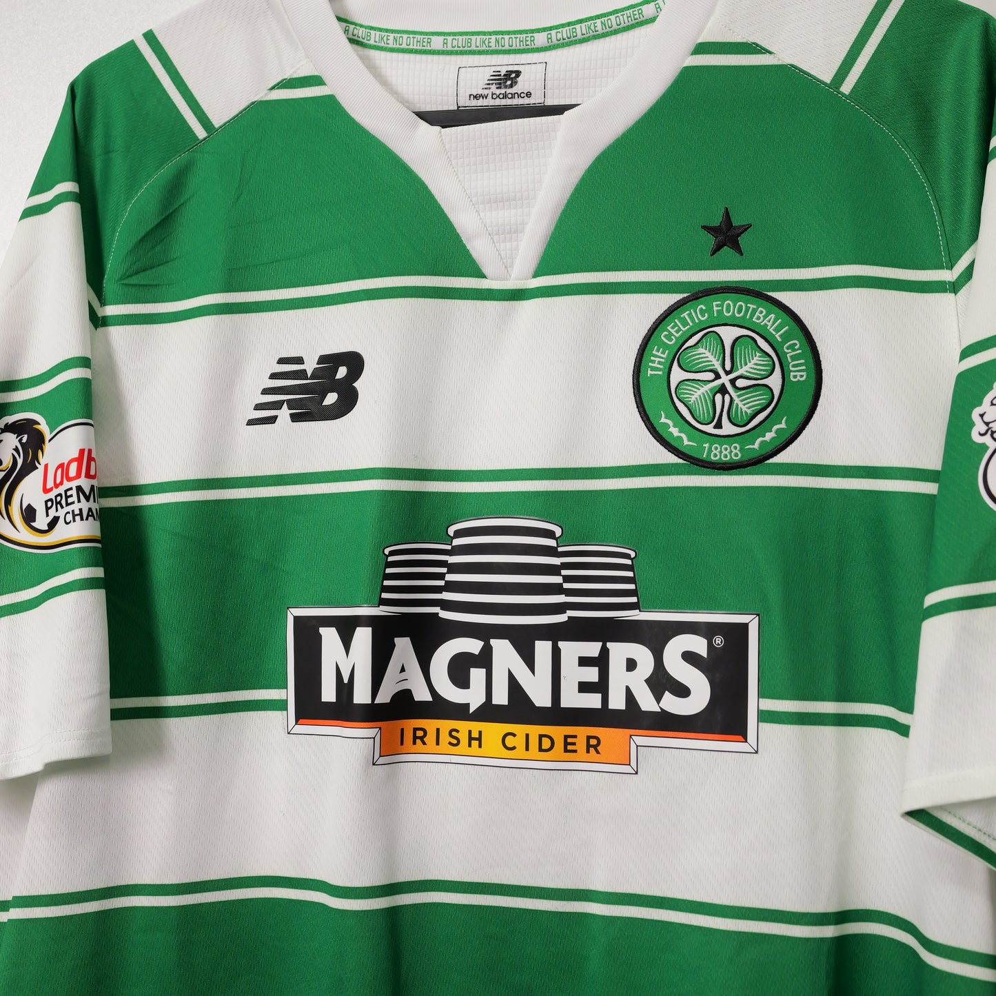 Authentic Celtic 2014/16 Home - Rogic #18 Size M