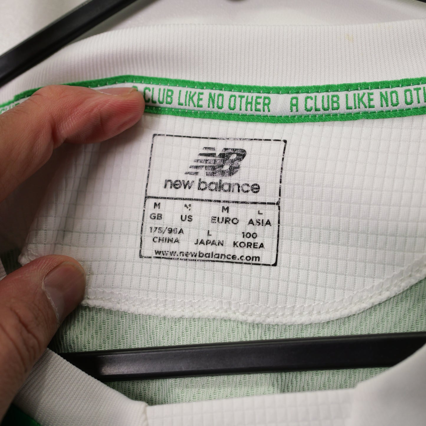 Authentic Celtic 2014/16 Home - Rogic #18 Size M