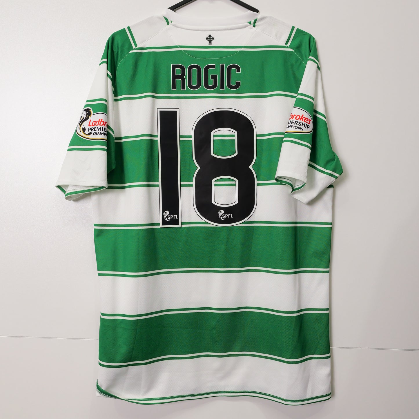 Authentic Celtic 2014/16 Home - Rogic #18 Size M