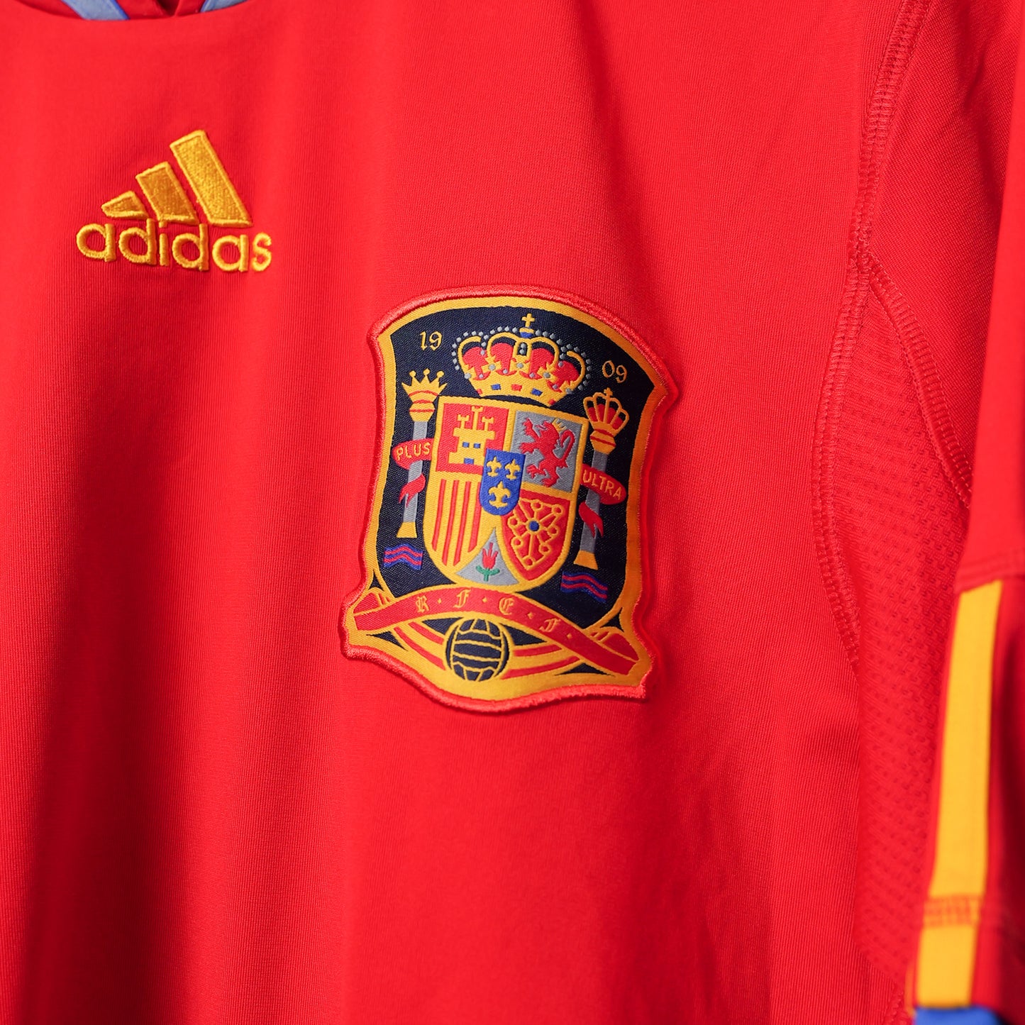 Authentic Spain 2010 Home - Iniesta #6 Size M