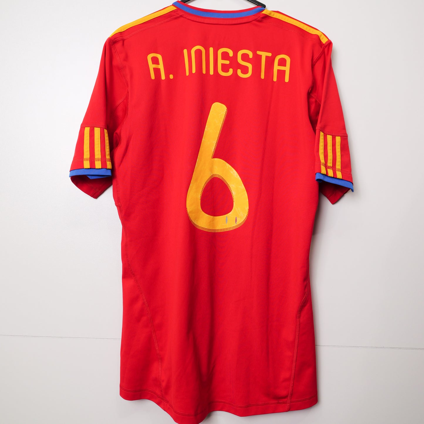 Authentic Spain 2010 Home - Iniesta #6 Size M