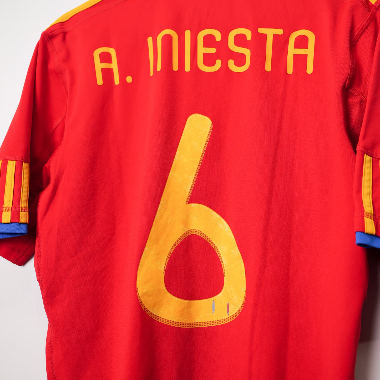 Authentic Spain 2010 Home - Iniesta #6 Size M