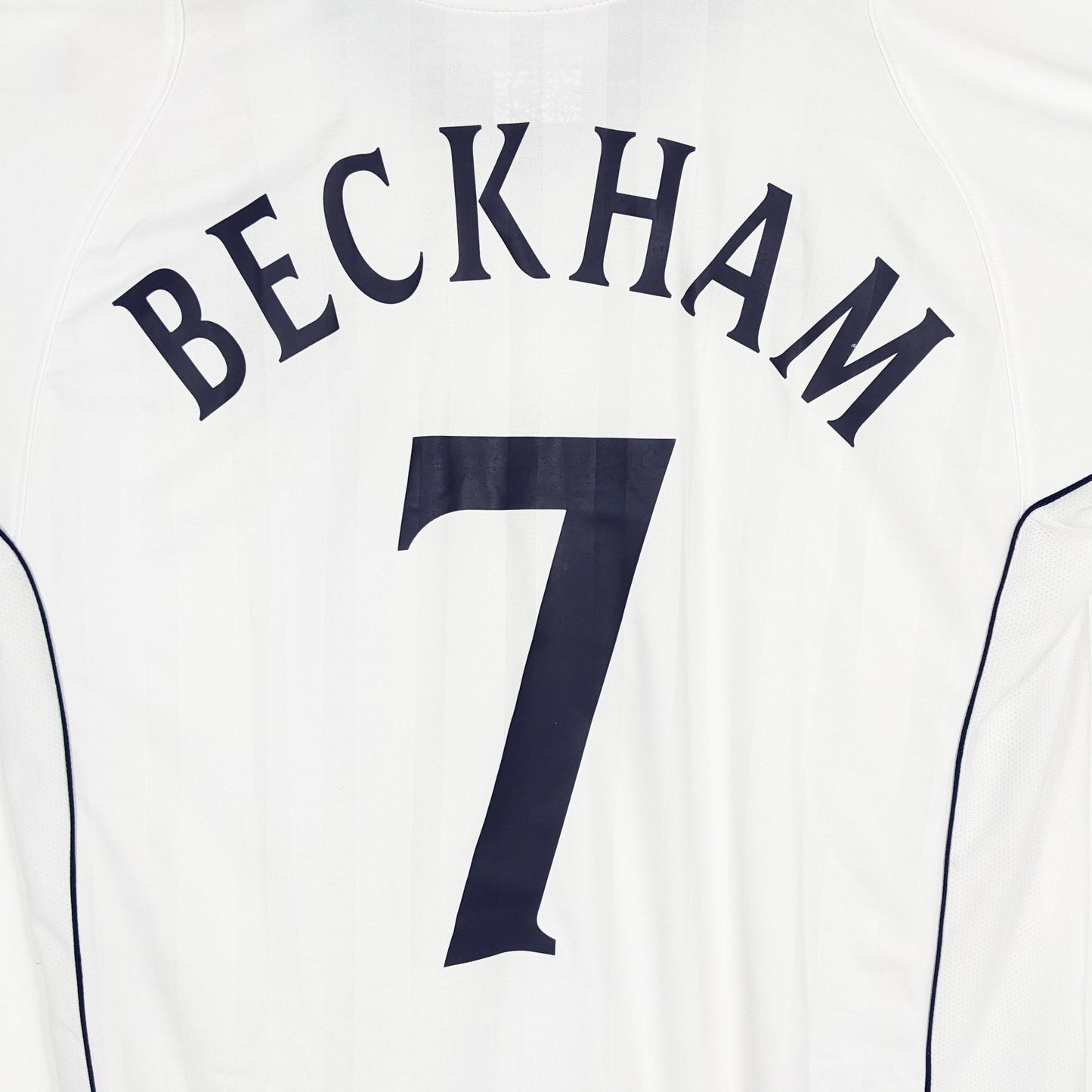 Authentic England 2002 Home Long Sleeve - Beckham #7 Size XL
