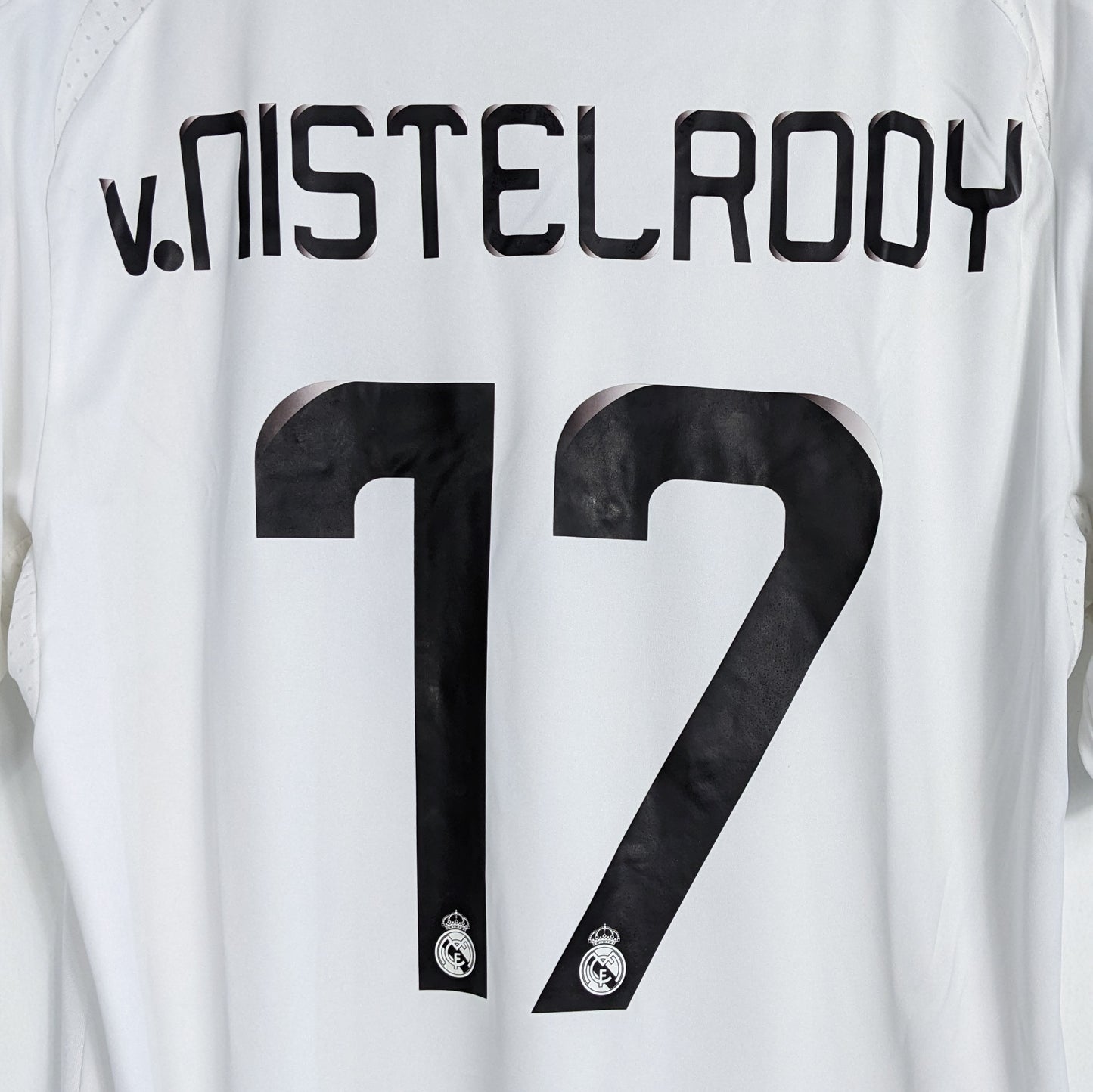 Authentic Real Madrid 2008/2009 - v. Nistelrooy #17 Size L