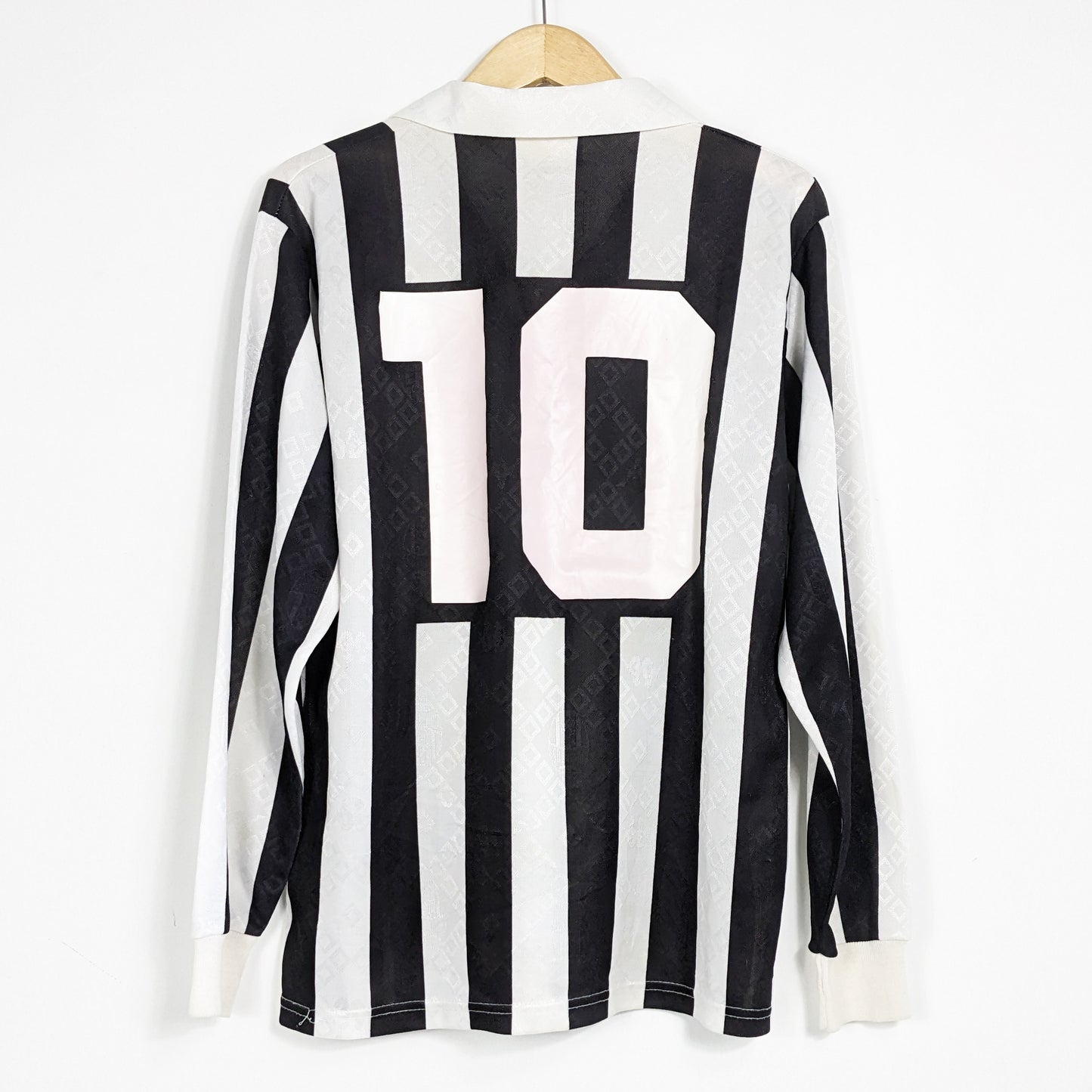 Authentic Juventus 1989/1990 Home - #10 Size L (Long sleeve)