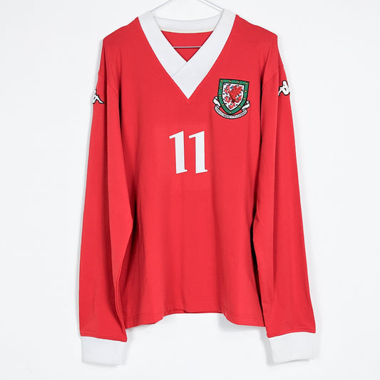 Authentic Wales 2006/2008 Home - Giggs #11 Size XL (Long sleeve)