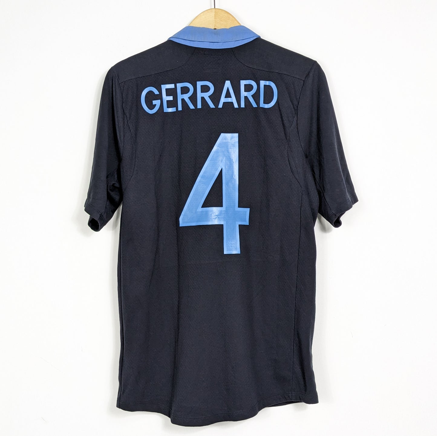 Authentic England 2011/2012 Away - Gerrard #4 Size L