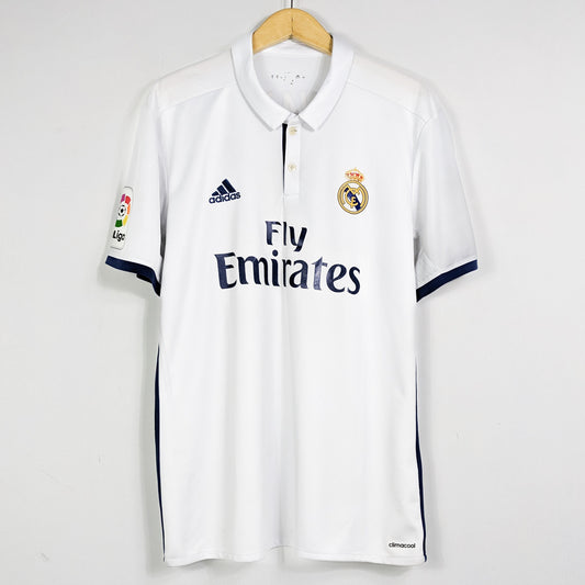 Authentic Real Madrid 2016/2017 Home - Ronaldo #7 Size XL (With shorts + Socks)