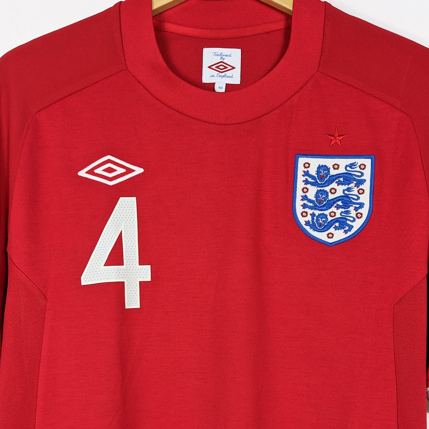 Authentic England 2010/2011 Away - Gerrard #4 Size L