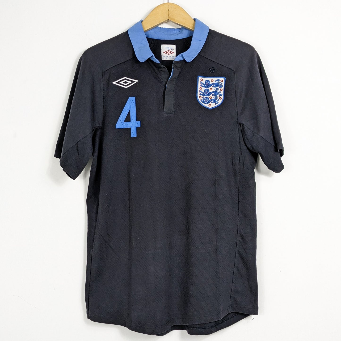 Authentic England 2012/2013 Away - Gerrard #4 Size M