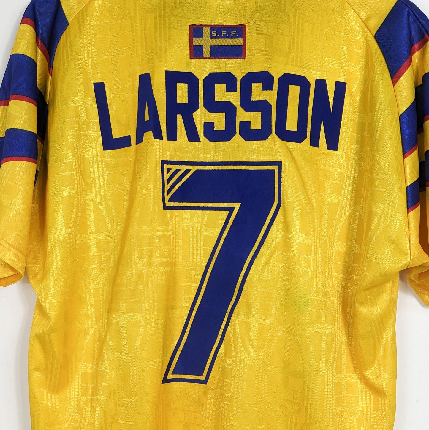 Authentic Sweden 1996 Home - Larsson #7 Size L