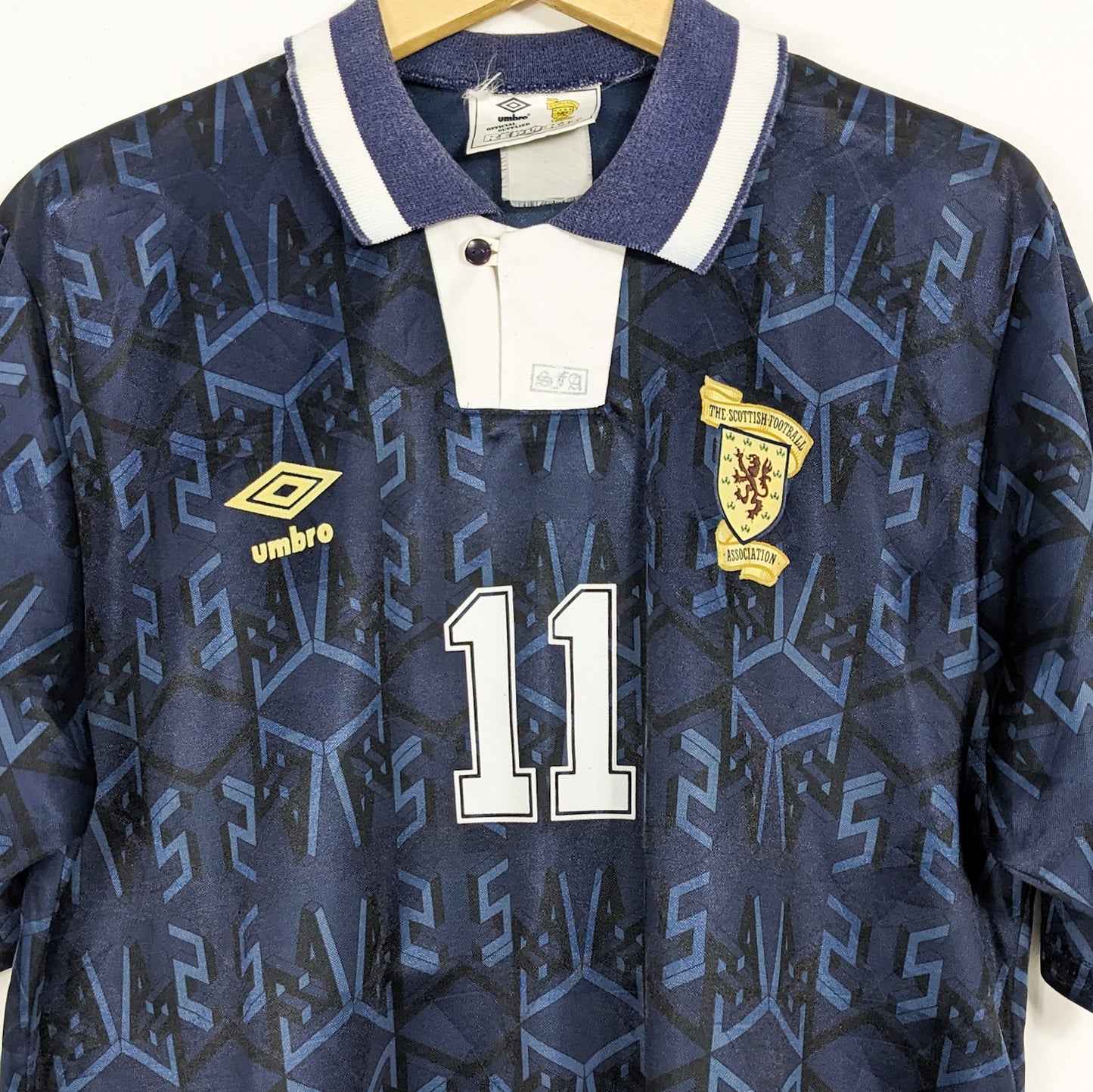 Authentic Scotland 1991-94 Home - McAllister #11 Size M