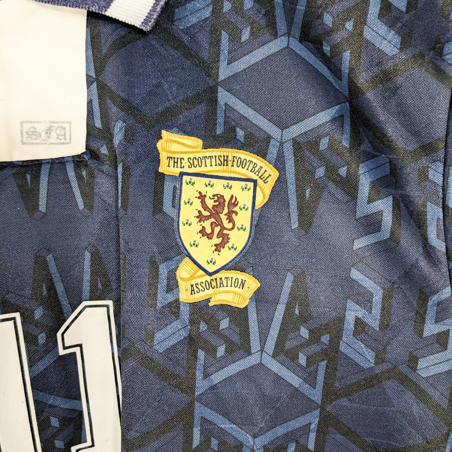 Authentic Scotland 1991-94 Home - McAllister #11 Size M