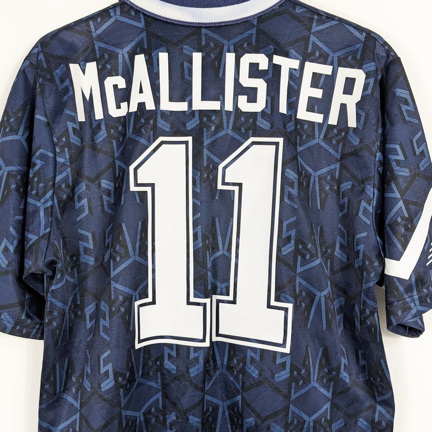 Authentic Scotland 1991-94 Home - McAllister #11 Size M