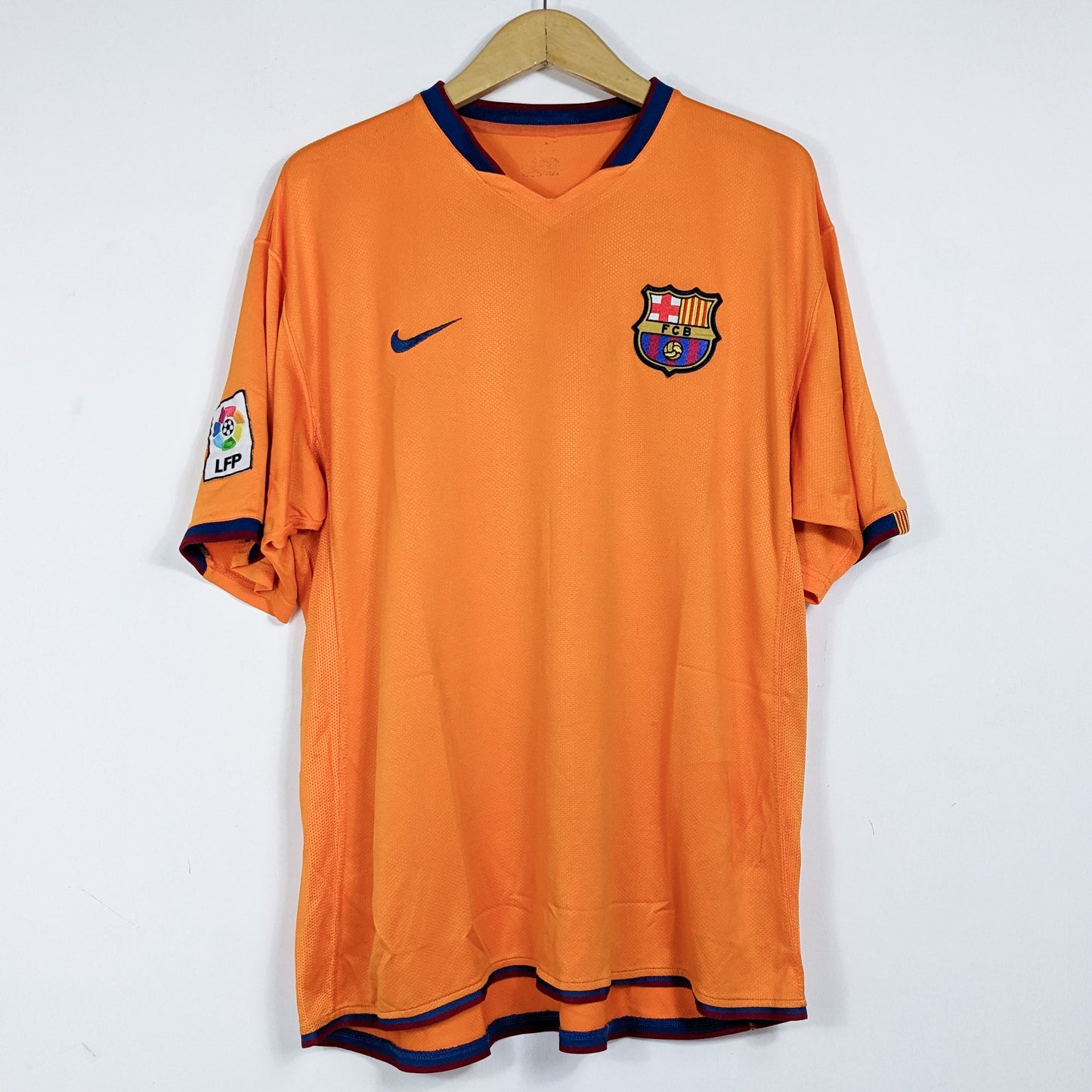 Authentic Barcelona 2006/07 Away - Messi #19 Size XL