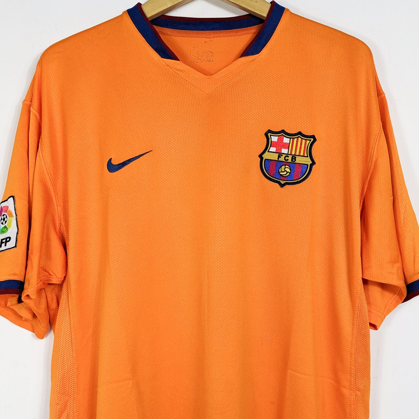 Authentic Barcelona 2006/07 Away - Messi #19 Size XL