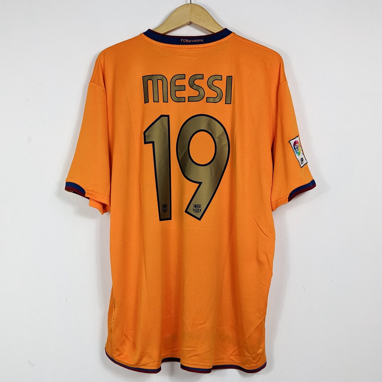 Authentic Barcelona 2006/07 Away - Messi #19 Size XL