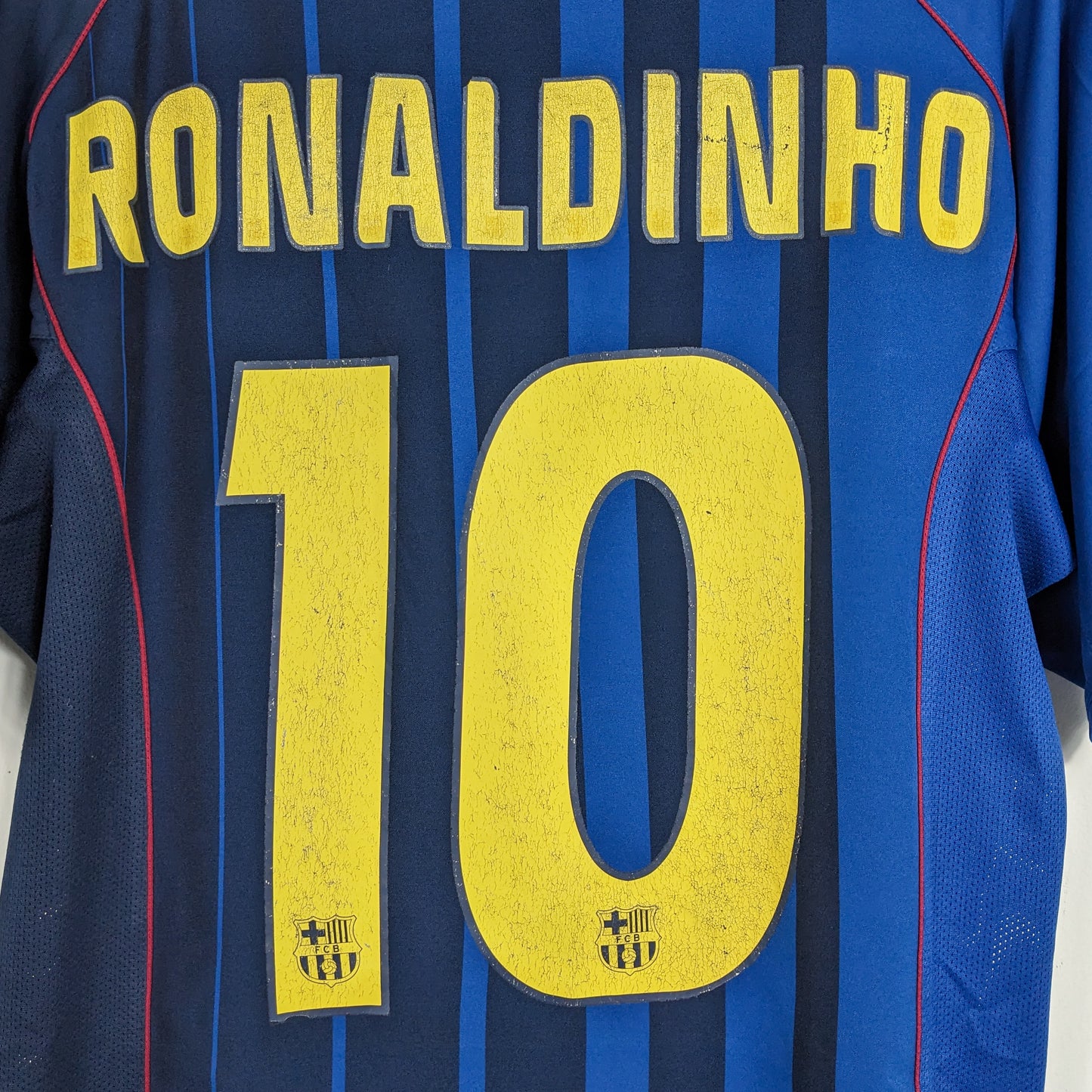 Authentic Barcelona 2004/05 Away - Ronaldinho #10 Size M