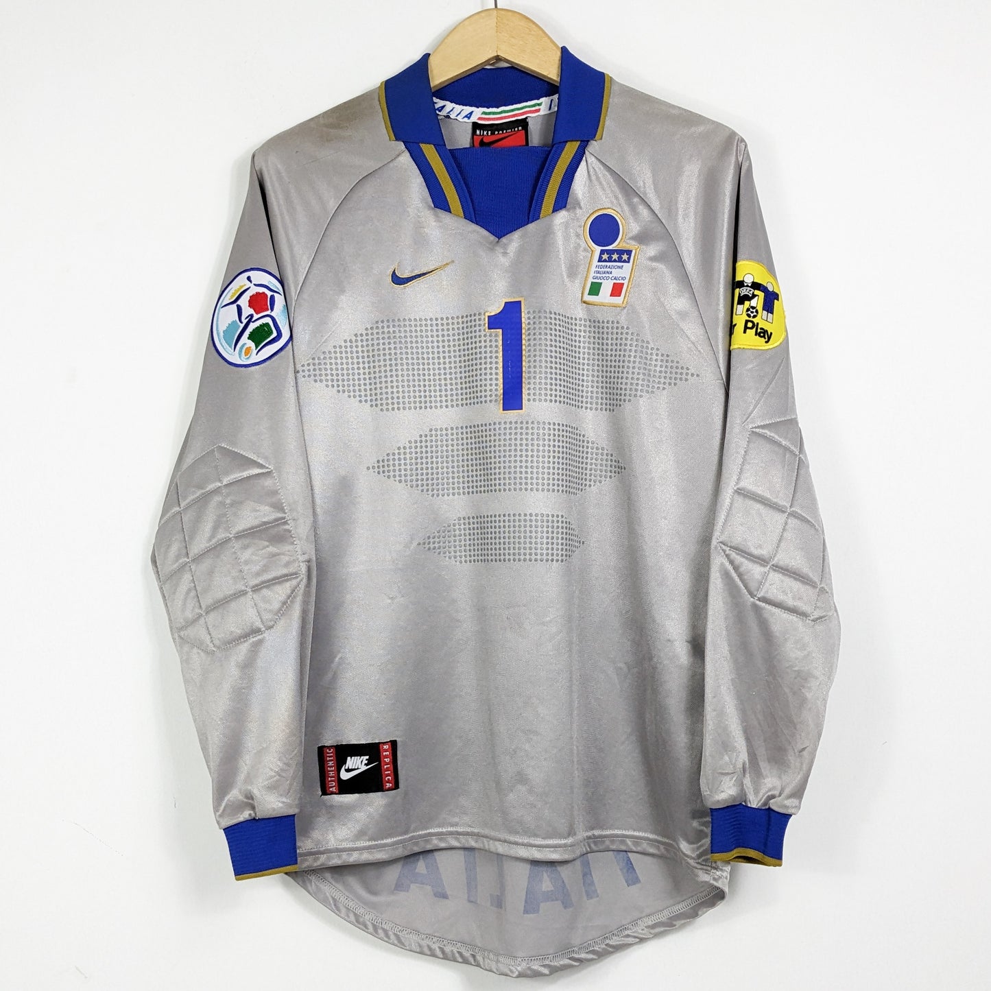 Authentic Italy 1996/97 GK - Peruzzi #1 Size S (Long sleeve)