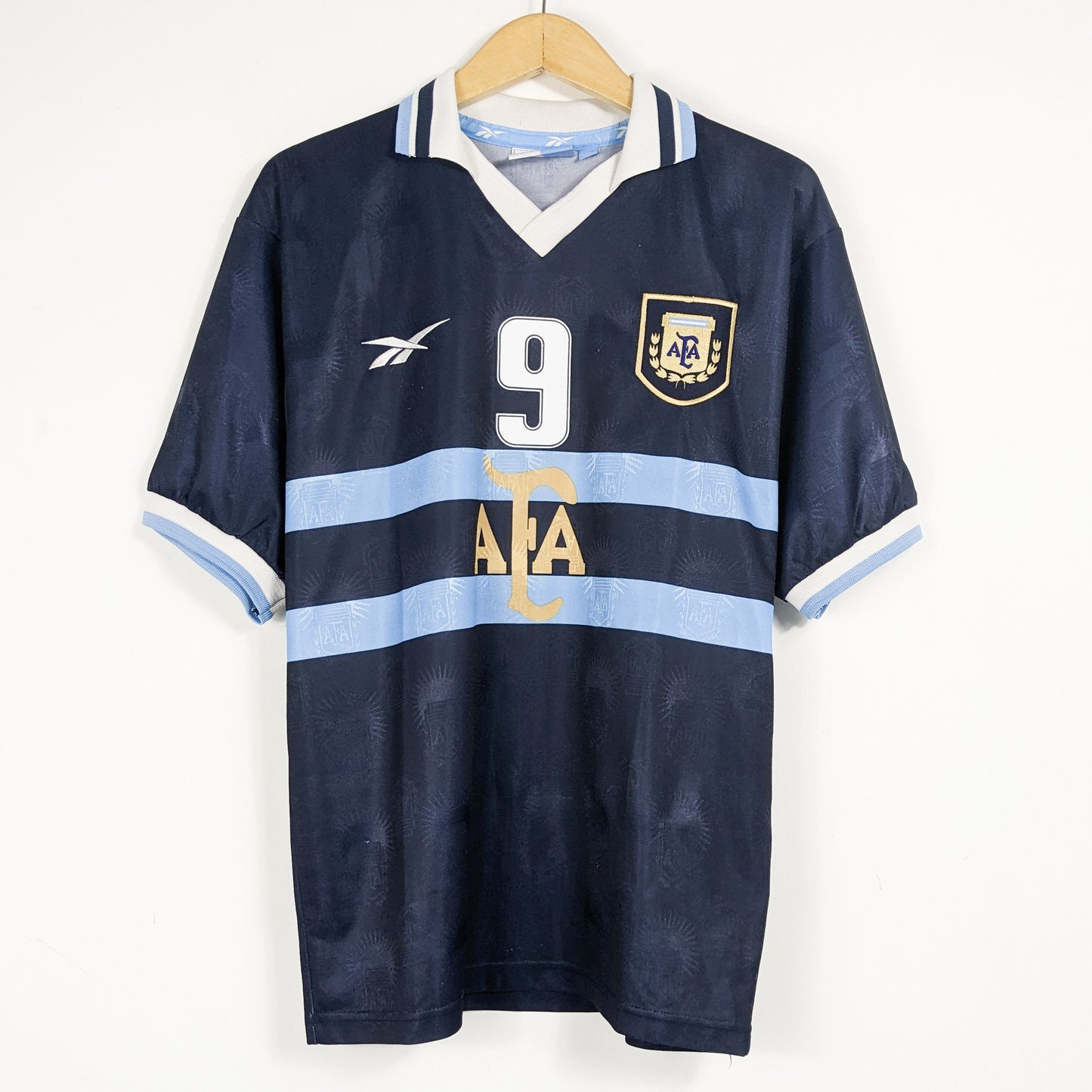 Authentic Argentina 1999/00 Away - Batistuta #9 Size M