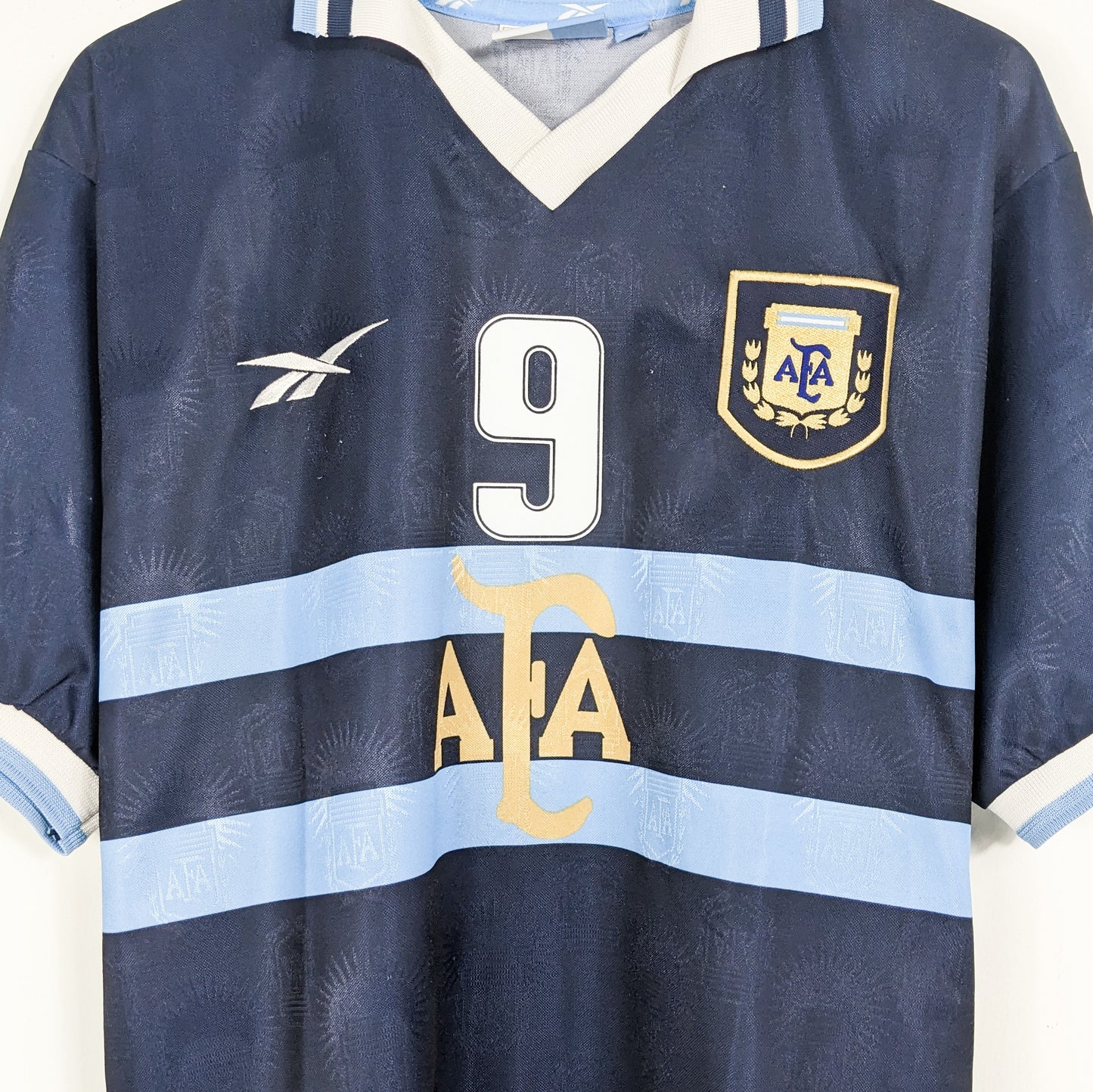 Authentic Argentina 1999/00 Away - Batistuta #9 Size M