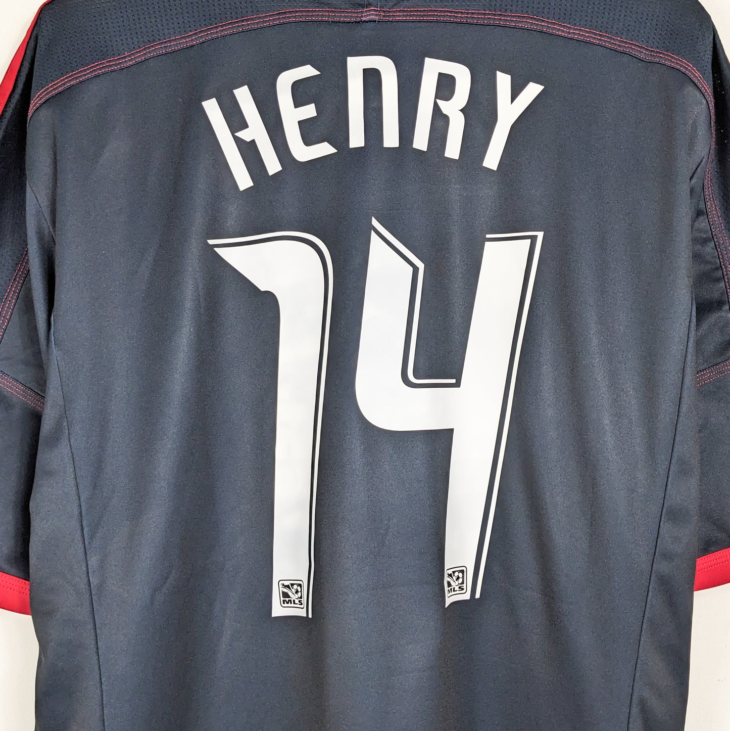 Authentic Red Bull Salzburg 2011/12 Away - Henry #14 Size XL