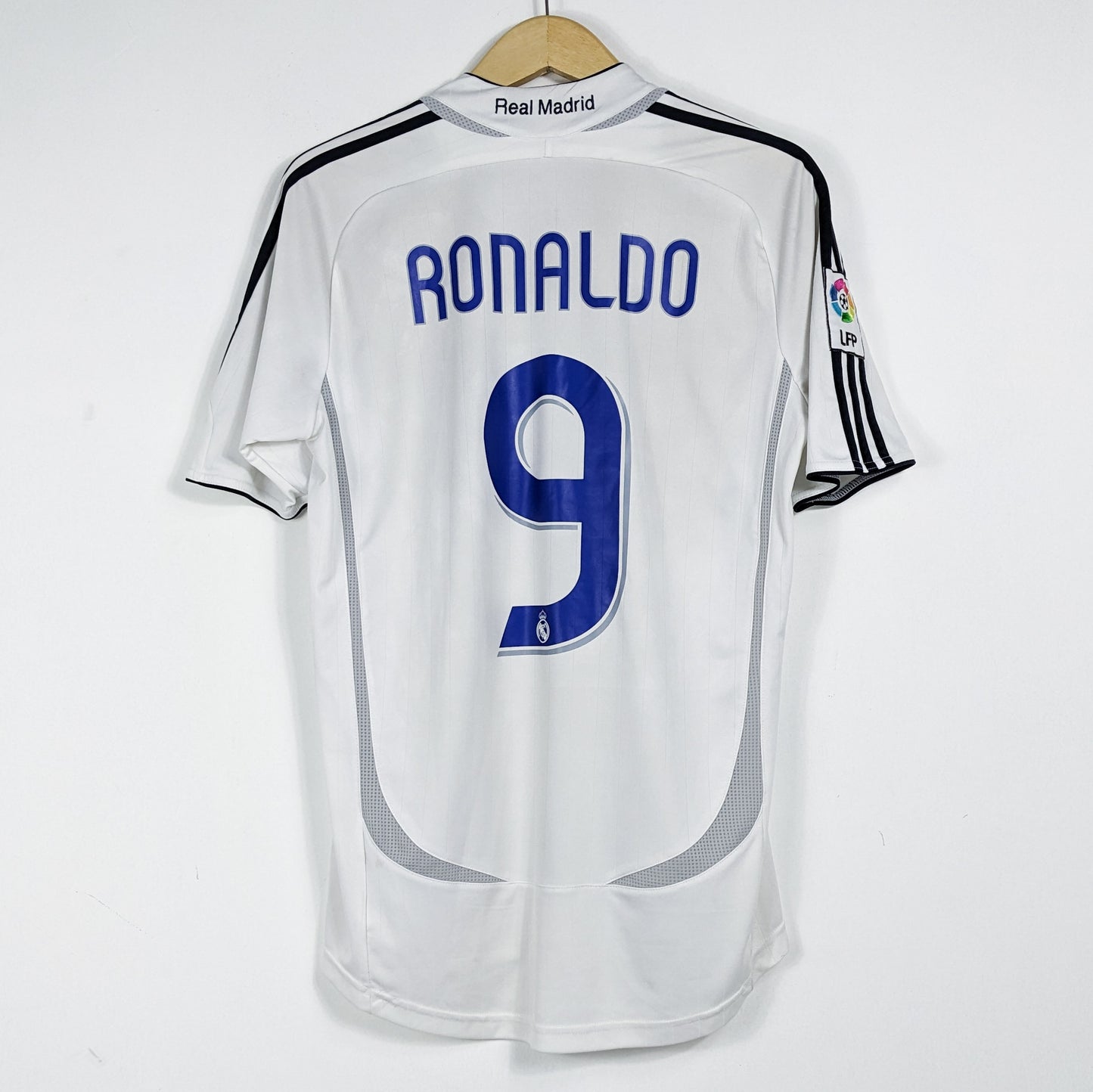 Authentic Real Madrid 2006/07 Home - Ronaldo #9 Size S fit M