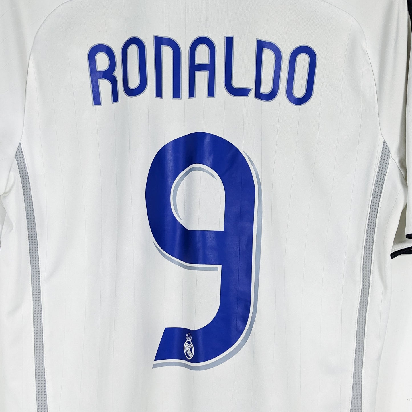 Authentic Real Madrid 2006/07 Home - Ronaldo #9 Size S fit M