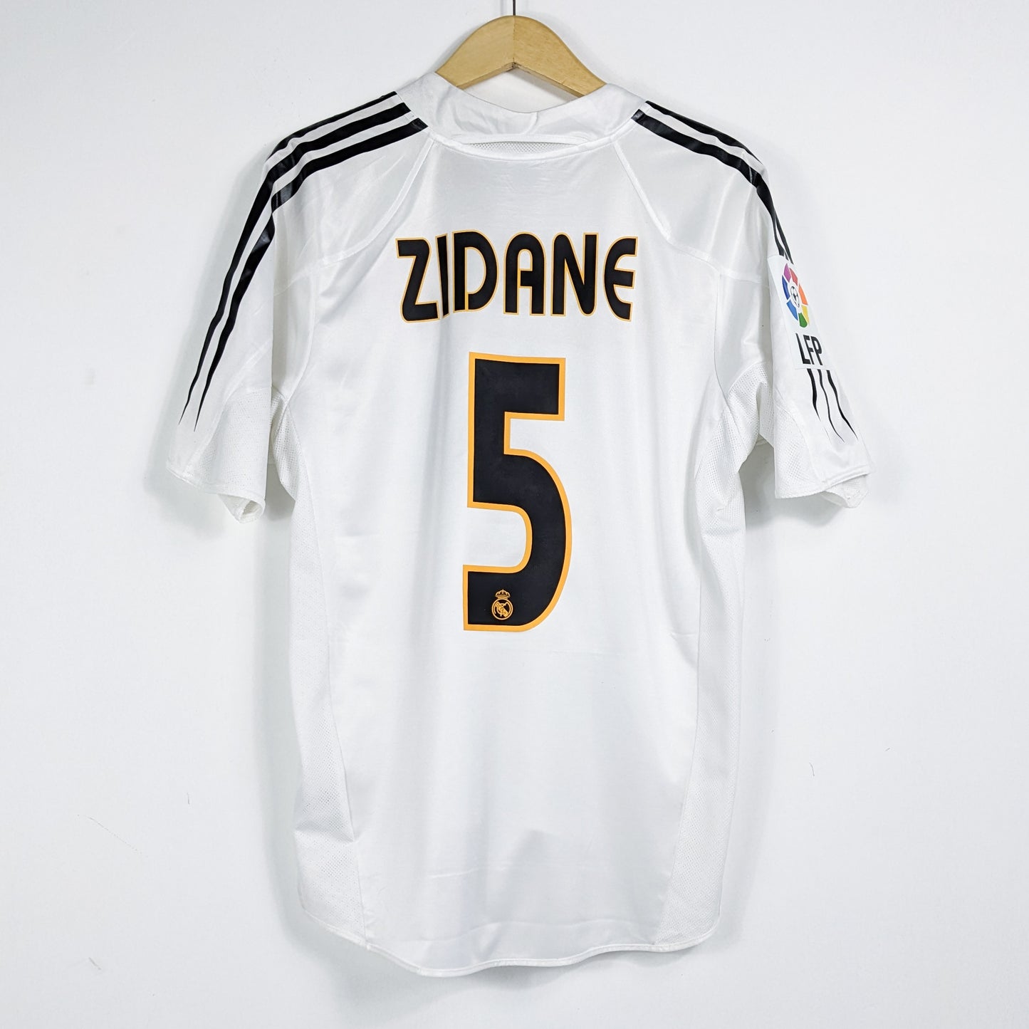 Authentic Real Madrid 2004/05 Home - Zidane #5 Size M