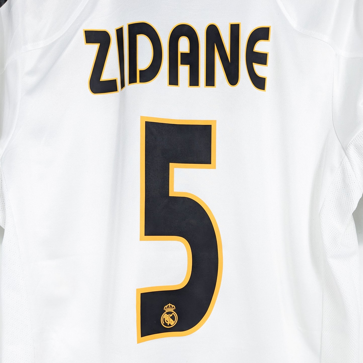 Authentic Real Madrid 2004/05 Home - Zidane #5 Size M