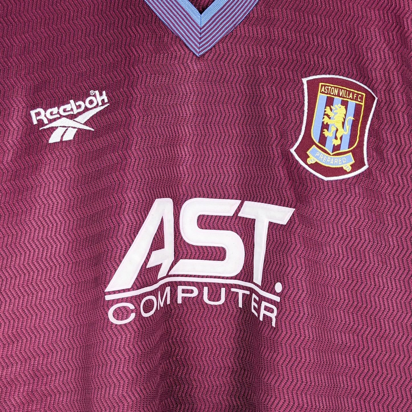 Authentic Aston Villa 1997/98 Home - Milosevic #9 Size XXL