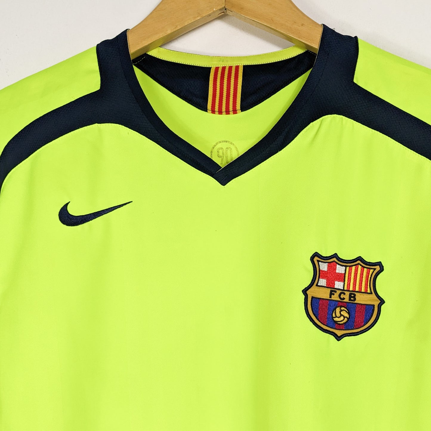 Authentic Barcelona 2005/06 Away - Messi #30 Size XL