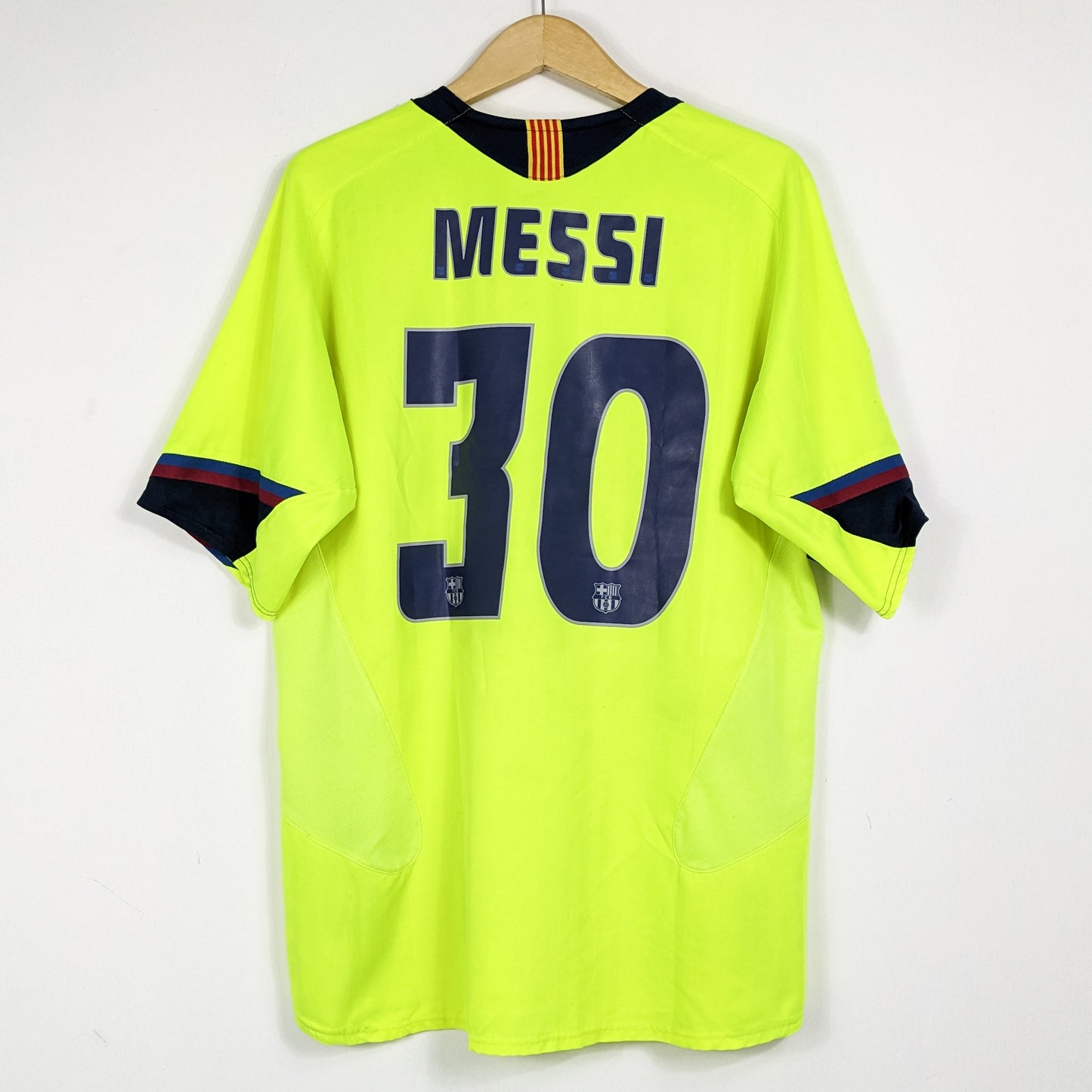 Authentic Barcelona 2005/06 Away - Messi #30 Size XL